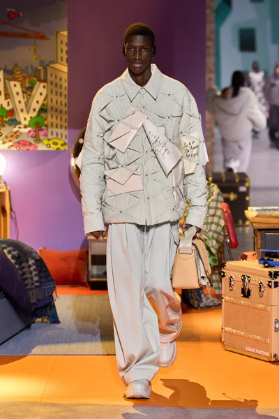 Look 27
